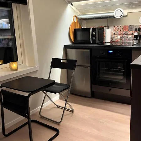 Det Lille Huset Pa Storgata - Hybel Apartmán